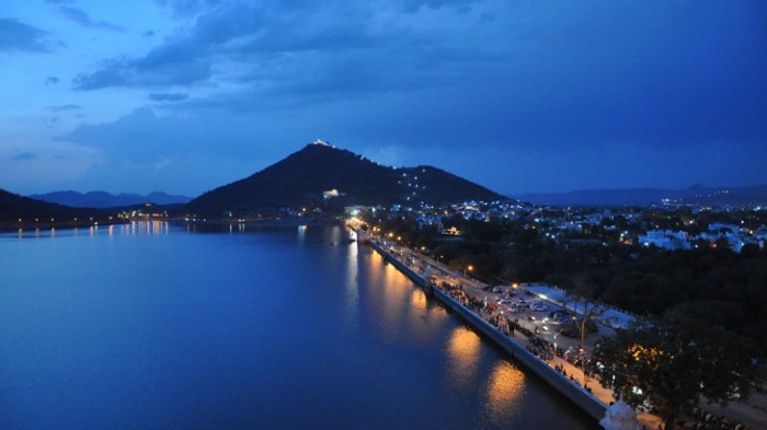 Fateh_Sagar_Lake_Udaipur_TravellersofIndia
