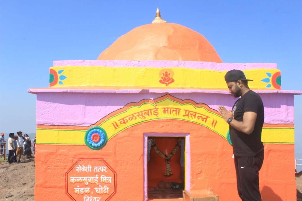 Kalsubai_peak_The_Highest_in_Maharashtra_TravellersofIndia_Temple