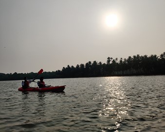 Kayaking_in_river_Shambhavi_TravellersofIndia