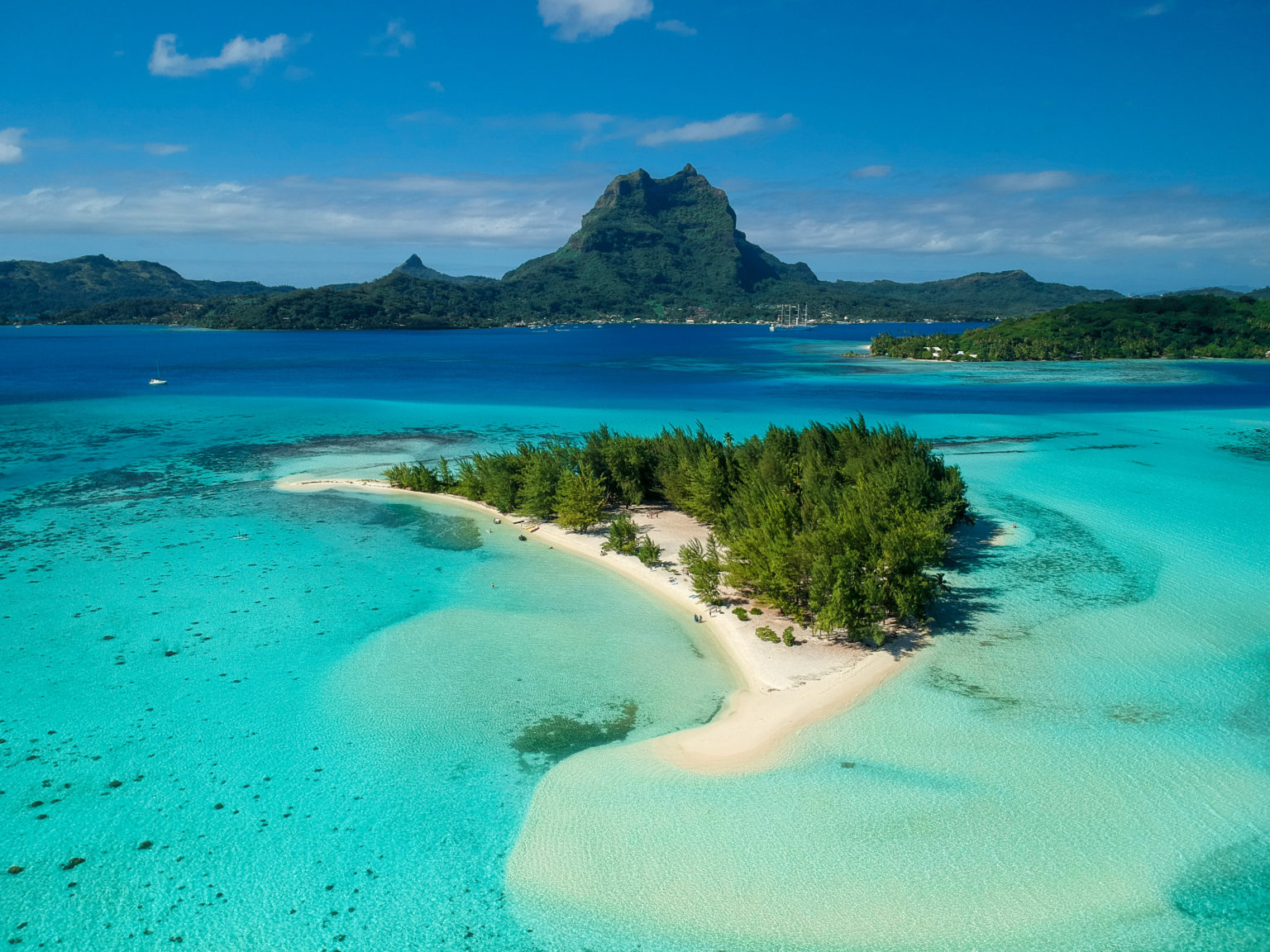 Bora_Bora_in_Tahiti_TravellersofIndia