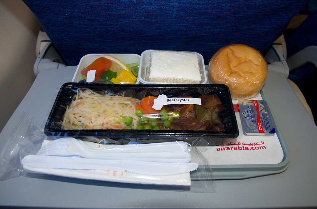 Meals_Served_on_Air_Arabia_Airlines_Travellersofindia.com
