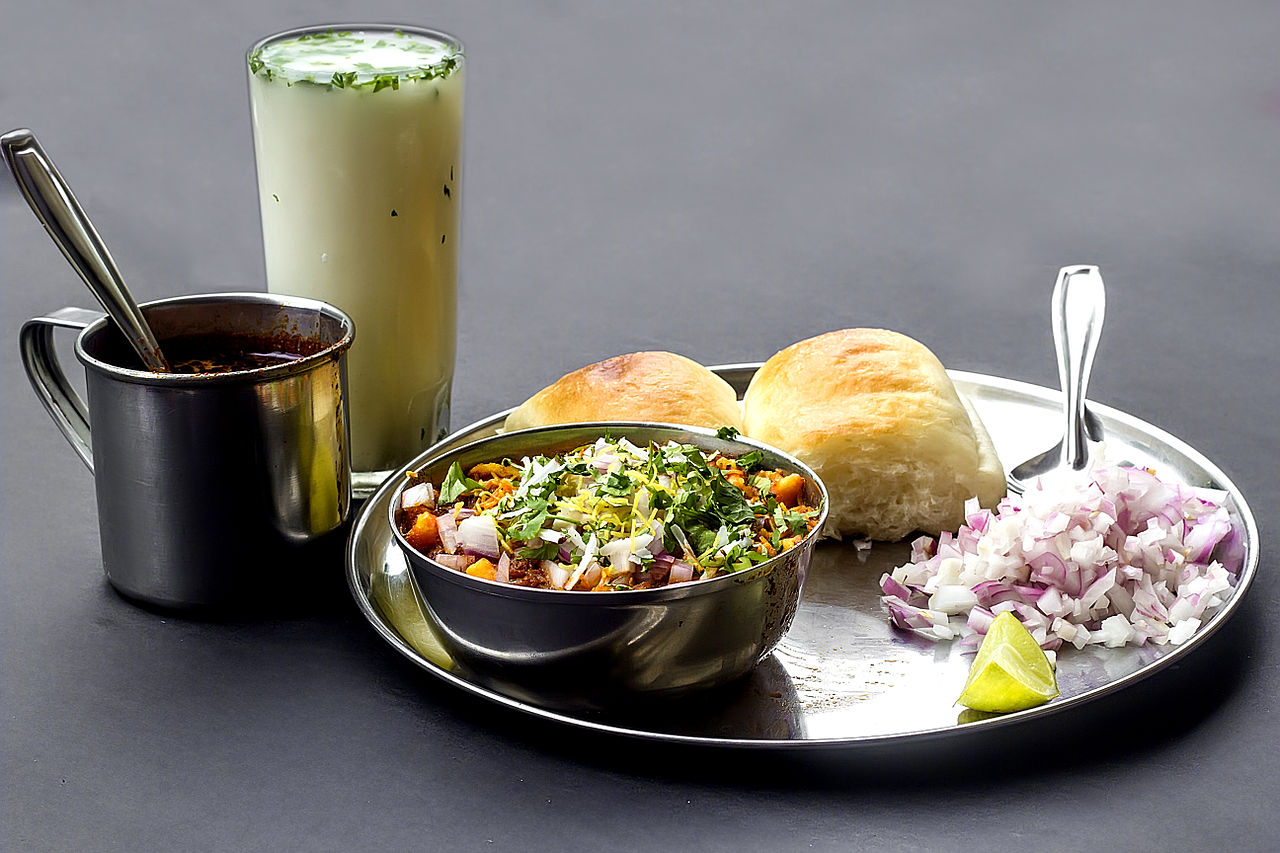 Misal_Pav_in_Pune_Travellersofindia.com