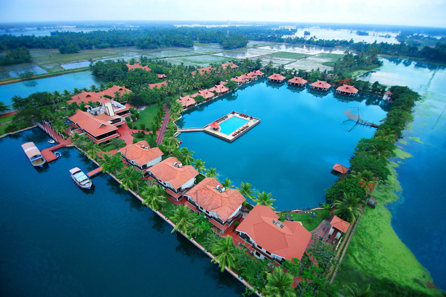 Sterling_Lake_Palace_Alleppey_Aerial_view_of_the_resort_signature_exterior_Travellersofindia.com
