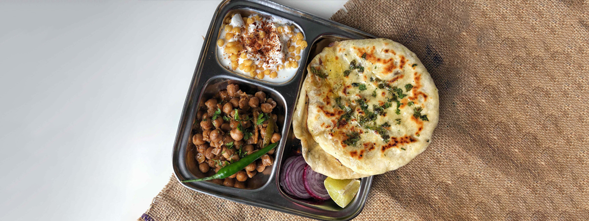 Amritsari_Kulcha_Travellersofindia.com