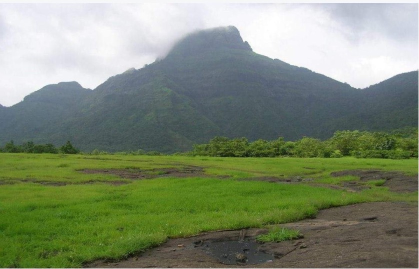 Chanderi_Caves_in_Matheran_Travellersofindia