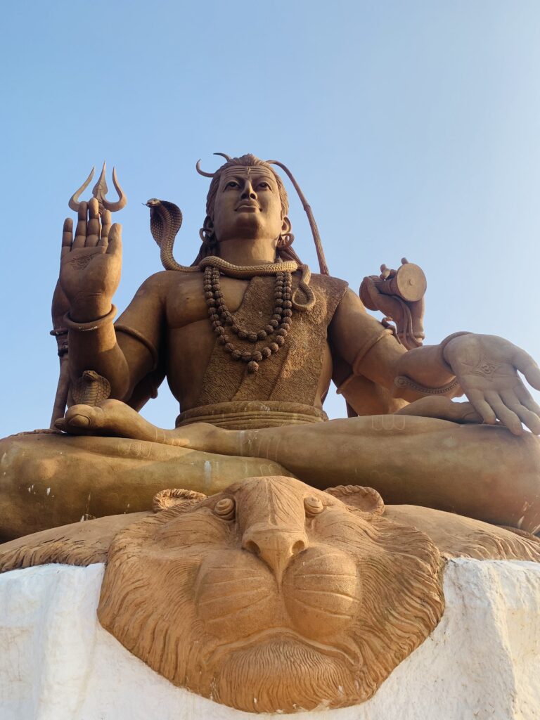 Karnatakas_Second_Tallest_Shiva_Statue_at_Ramdurg_Travellersofindia.com
