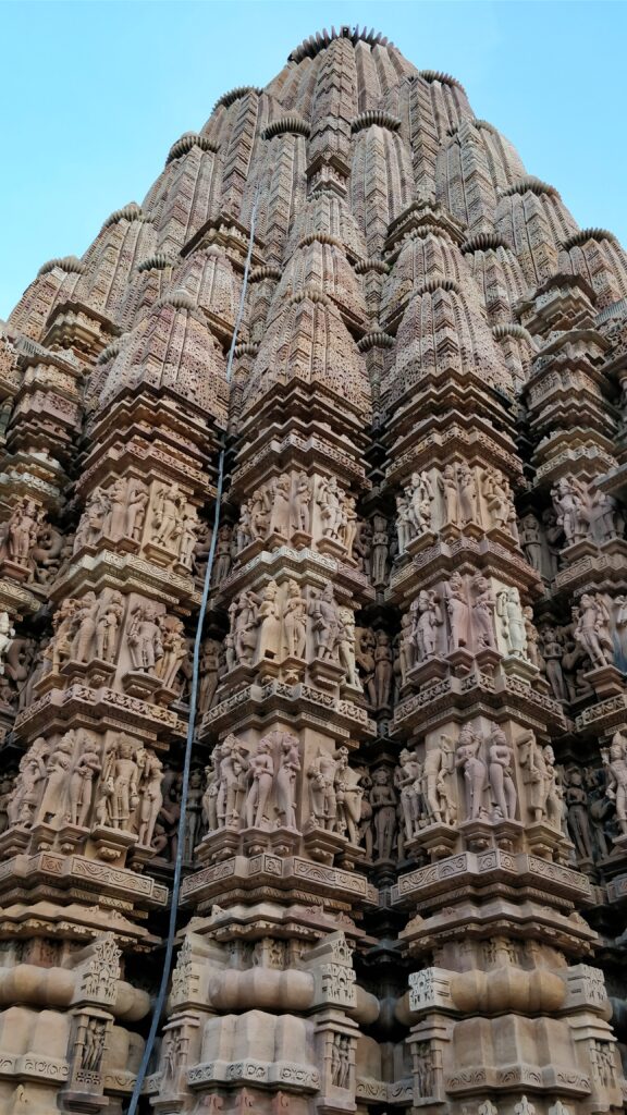 Khajuraho_Temple_1_Travellersofindia