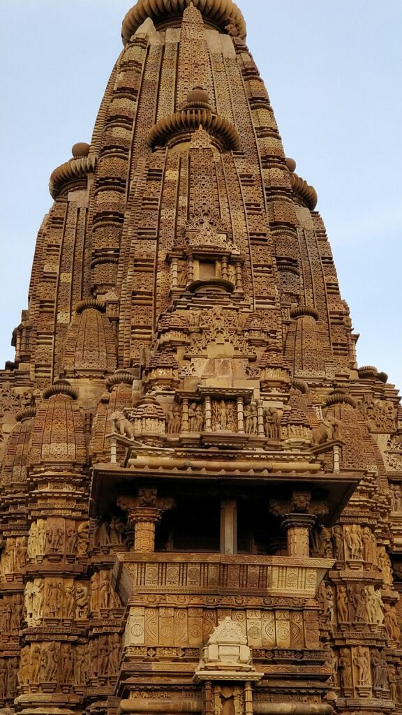 Khajuraho_Temple_2_Travellersofindia