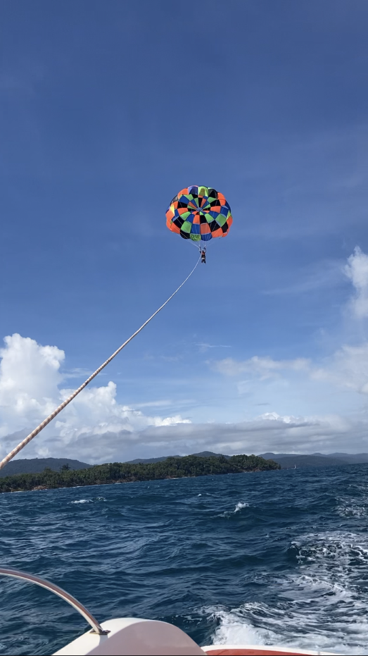 andaman_parasailing_aditi_sharma_travellersofindia.com