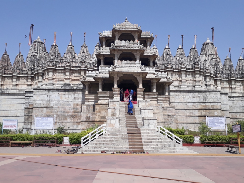 Ranakpur_Jain_Temple_Travellersofindia