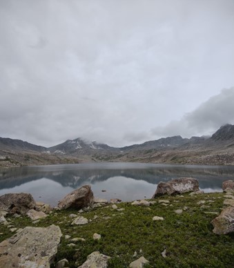 pamsar-lake-trek-in-kashmir-by-yashodhan-nighoskar