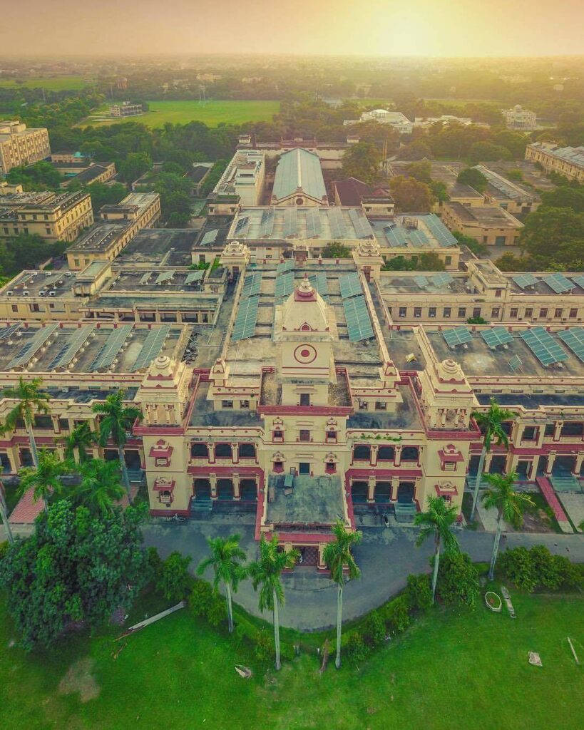 Banaras_Hindu_University_in_Varanasi_travellersofindia.com