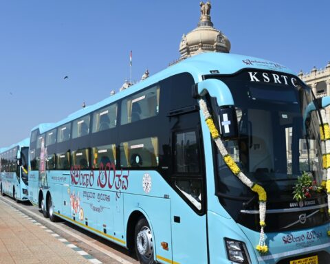 Ambari-Buses-Launched_travellersofindia.com