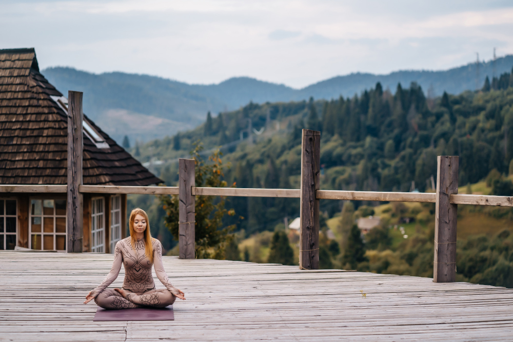 yoga-and-wellness-retreats-in-india-travellersofindia.com1