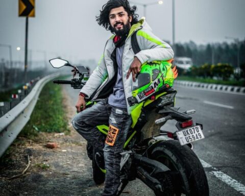 No-1-Moto-Vlogger-in-the-World-Anurag-Dobhal2