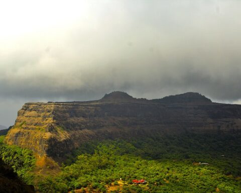 Visapur-Fort-travellersofindia