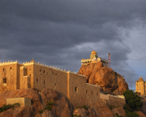 Rockfort Temple-Srirangam Temple_tiruchirappalli-travel-guide-history-food-places-travellersofindia