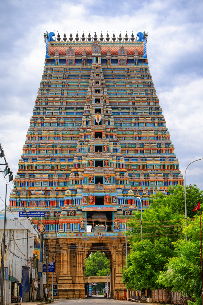 Srirangam Temple_tiruchirappalli-travel-guide-history-food-places-travellersofindia